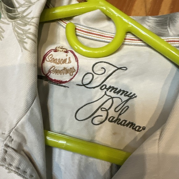 TOMMY BAHAMA Christmas Hawaiian Shirt Hula Girls Palms Guitars Decor Men's XL - Picture 7 of 16